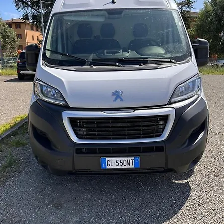 Båthotell Liferent Autonoleggio Lippo